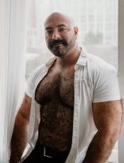 Gay massage by PapaLobo | RentMasseur