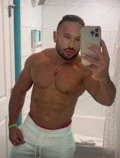 Gay massage by MarioMikie | RentMasseur