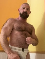 Gay massage by BeefyMuscleMan | RentMasseur