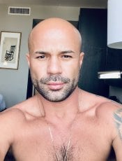 Candido performs massage in Fort Lauderdale, FL - 58948