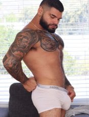 Gay massage by NOTORIOUS | RentMasseur
