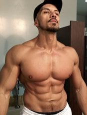 FitnessMasseur performs massage in Miami, FL - 235005