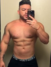 Camiloxl performs massage in Asheville, NC - 101684