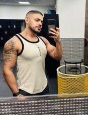 Gay massage by AndresB | RentMasseur