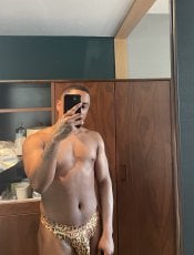 Johnthan performs massage in Minneapolis, MN - 206906