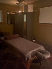 kjcolo performs massage in Milwaukee, WI - 258138