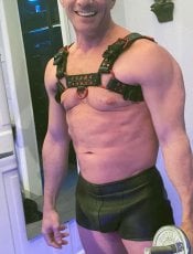 Davidpicc performs massage in Orange County, CA - 172409