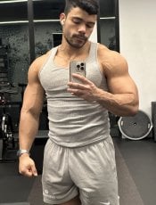 LatinROBERT performs massage in Austin, TX - 232785