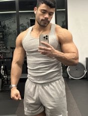 LatinROBERT performs massage in Washington, DC - 232785