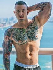 Gay massage by LEONYS | RentMasseur