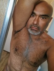 Dmuniz performs massage in Houston, TX - 230135