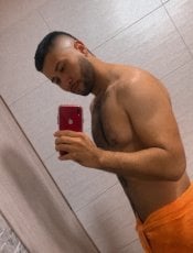 Martinzuluaga performs massage in London, United Kingdom - 284833