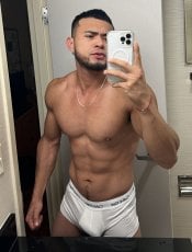 Danilo performs massage in Birmingham, AL - 72362