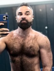 MarkHairyBrazil performs massage in Minneapolis, MN - 204398