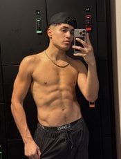 Aaronxox performs massage in West Hollywood, CA - 210289