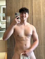 Enzoy performs massage in Manila, Philippines - 232428