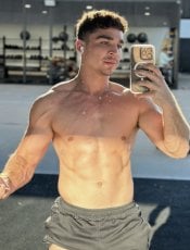 Younghandsboy performs massage in Houston, TX - 239013