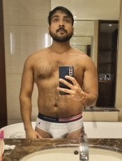 InsatiableNick performs massage in Delhi, India - 280519