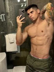 Oliverlatin performs massage in New York City, NY - 287248