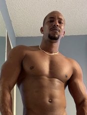 ReyandoFerrer performs massage in Dallas, TX - 290325