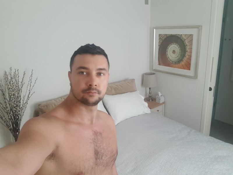 RobertLondon performs massage in London, United Kingdom - 400170