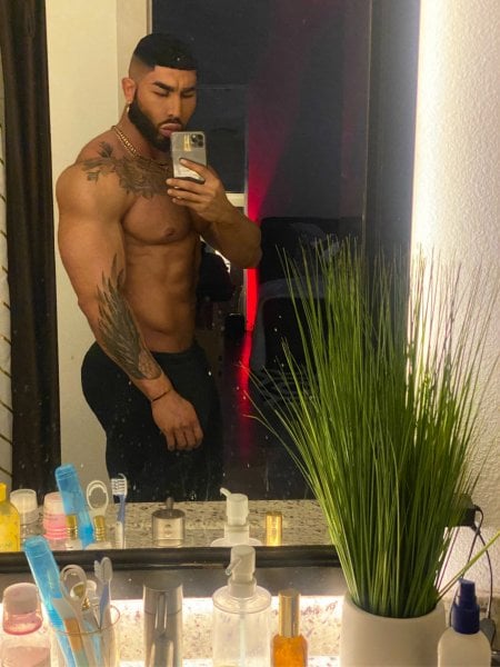 Nasir_Muscle performs massage in Los Angeles, CA - 436982