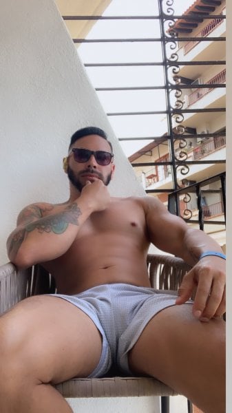 Mascmilitaryguy performs massage in West Hollywood, CA - 501308