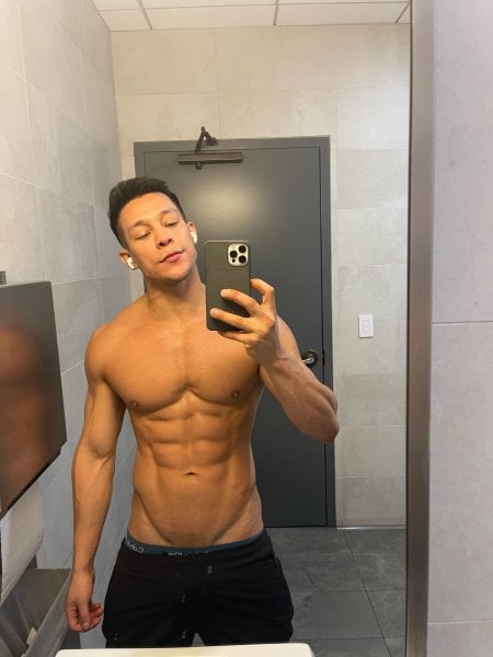 Marcosfitness performs massage in West Hollywood, CA - 527433