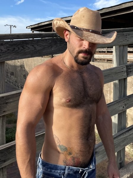 CowBoyyy performs massage in Los Angeles, CA - 585873