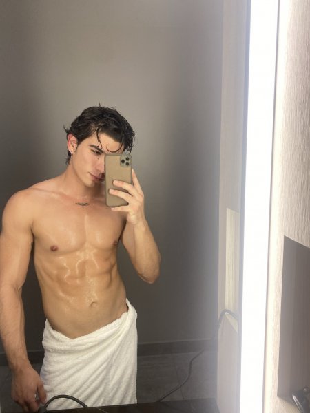 MaxMilan performs massage in Dallas, TX - 564167