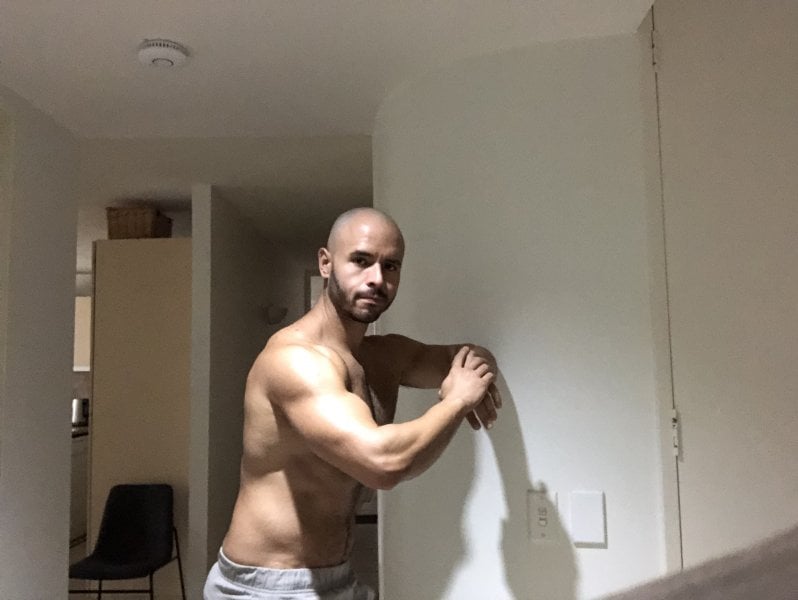 PedroBusana performs massage in Gold Coast, Australia - 645340