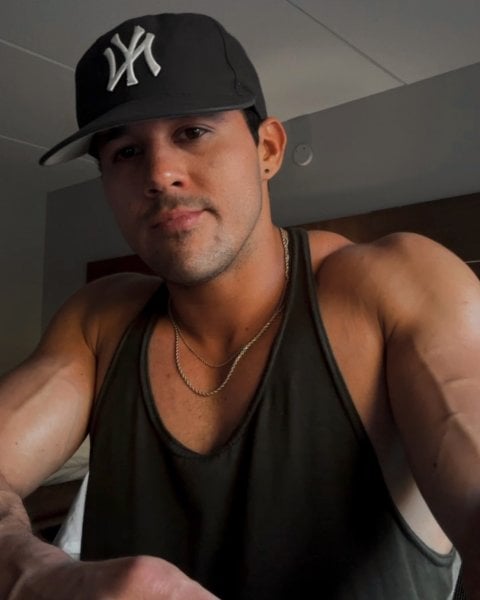 LatinManuel performs massage in Atlanta, GA - 682202