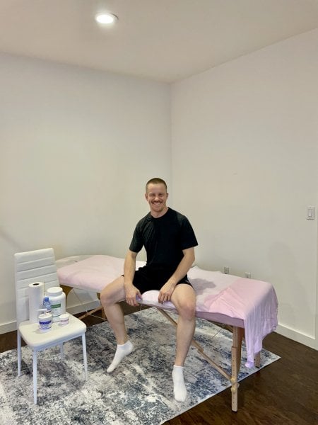 TherapeuticMass performs massage in Los Angeles, CA - 713469