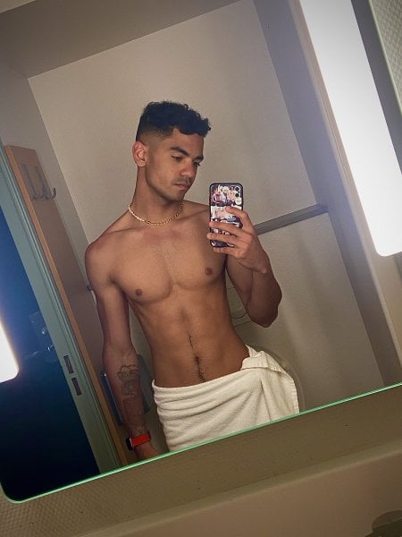 MiguelTwinkxl performs massage in Paris, France - 727762