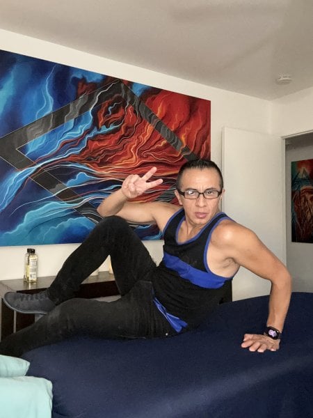 Burgos performs massage in Palm Springs, CA - 734732