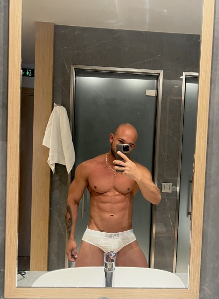 JonasBlake performs massage in London, United Kingdom - 768434