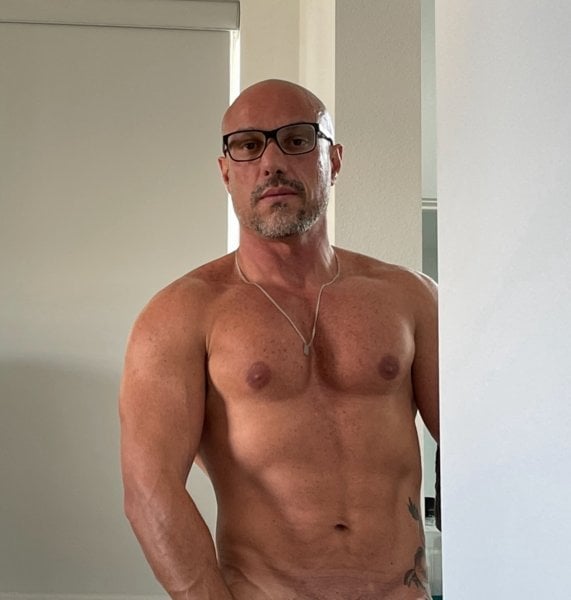 MarcoBR performs massage in Orange County, CA - 830461