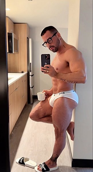 MarcusBrazil performs massage in West Hollywood, CA - 836379