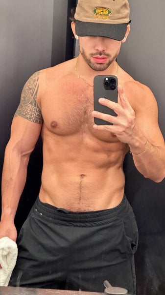 RyanLarge performs massage in New York City, NY - 864823