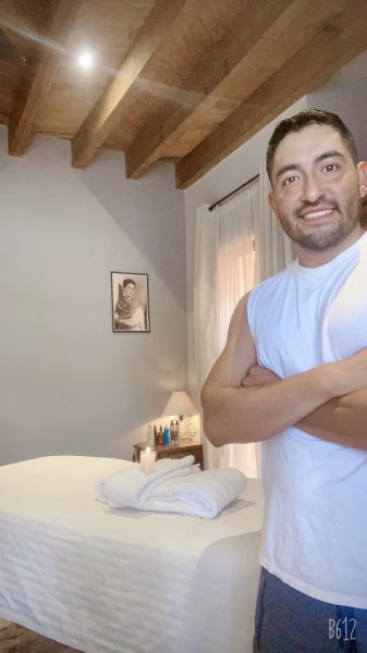 RelaxSMA performs massage in San Miguel de Allende, Mexico - 874389