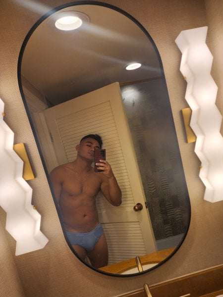 LATIN_BOYS performs massage in Seattle, WA - 875045