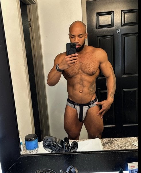 AdonisMassuer performs massage in West Hollywood, CA - 861379