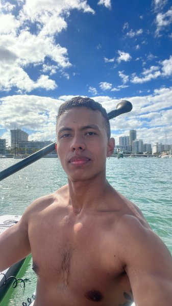 Reyjuanc performs massage in Miami, FL - 875112