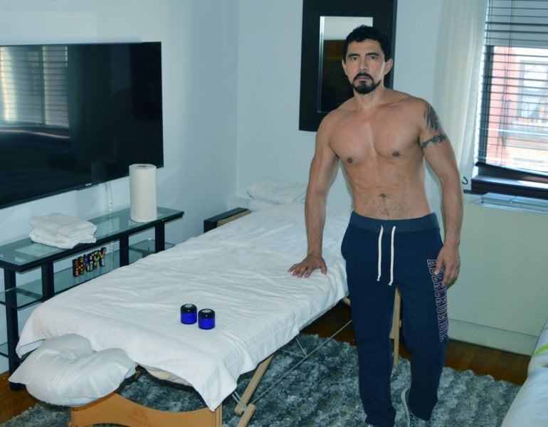 Alejandrotouch performs massage in Manhattan, NY - 896853