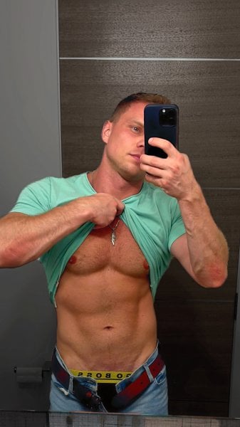 BlondBlueEyes performs massage in Palm Springs, CA - 910995