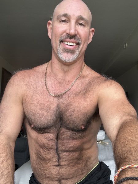 Kev performs massage in San Francisco, CA - 890556