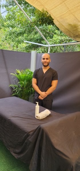 John_hands performs massage in Fort Lauderdale, FL - 881211