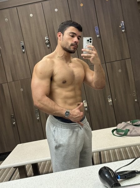 LatinROBERT performs massage in Atlanta, GA - 902338