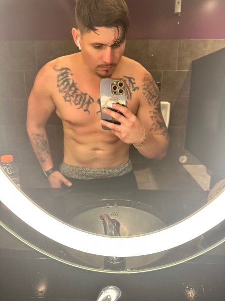 Niceguyready performs massage in Seattle, WA - 912053