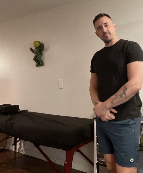 MassageByVic performs massage in Los Angeles, CA - 897201